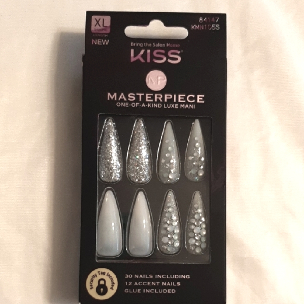 KISS Masterpiece Luxe Mani Press-On Nails